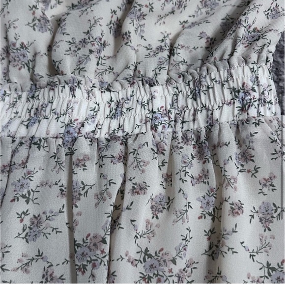 Women's Papermoon Floral A-Line Smocked Waist
Tiered Ruffled Chiffon Mini Dress - Picture 4 of 8